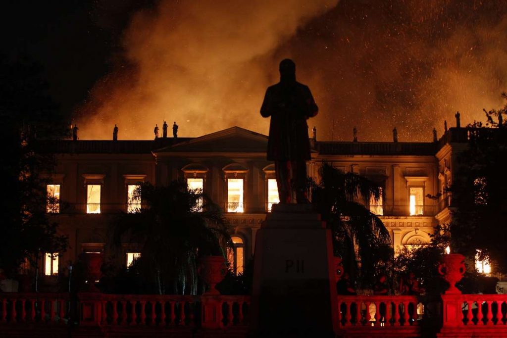 Museu Nacional em chamas
